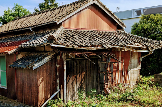 家財やゴミが残ったまま